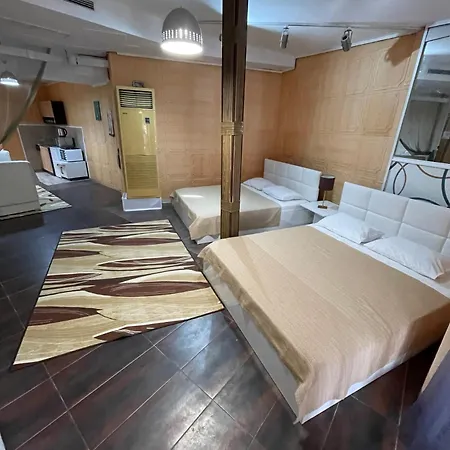 Complex Diva& Bar & Restaurant セインツ・コンスタンティン＆ヘレナ