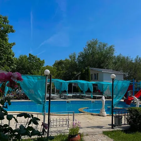 Complex Diva& Bar & Restaurant Apartman