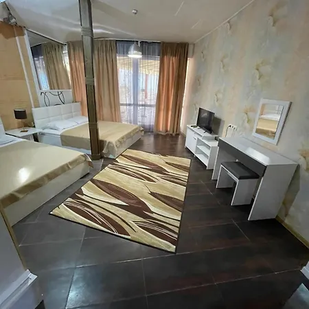 Complex Diva& Bar & Restaurant Apartment *