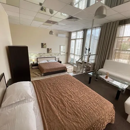 Complex Diva& Bar & Restaurant Apartment *