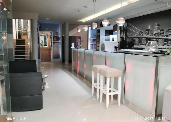 Hotel Diva& Bar Апартамент *