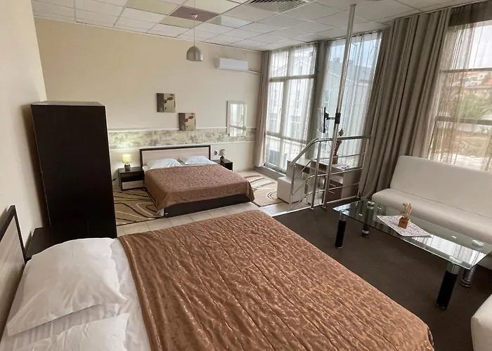 Hotel Diva& Bar Апартамент *